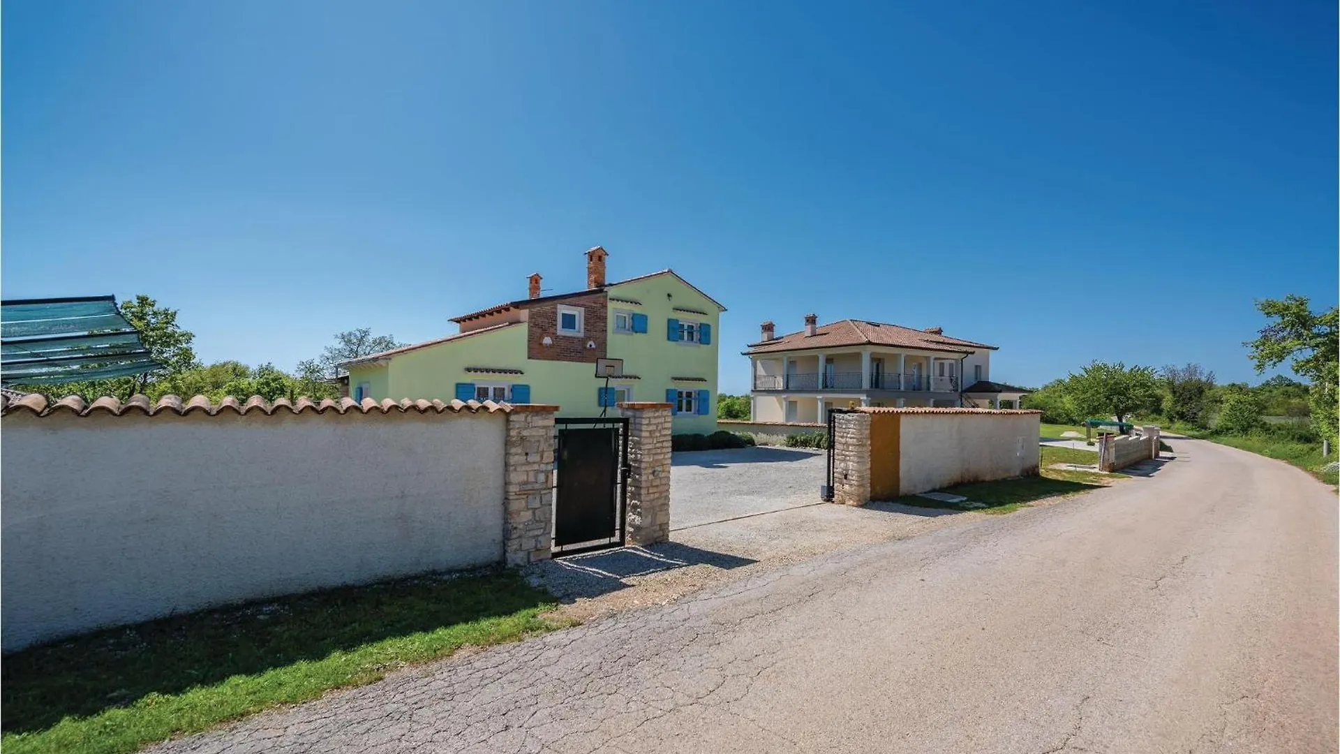 Amazing Home In Rezanci With Wifi