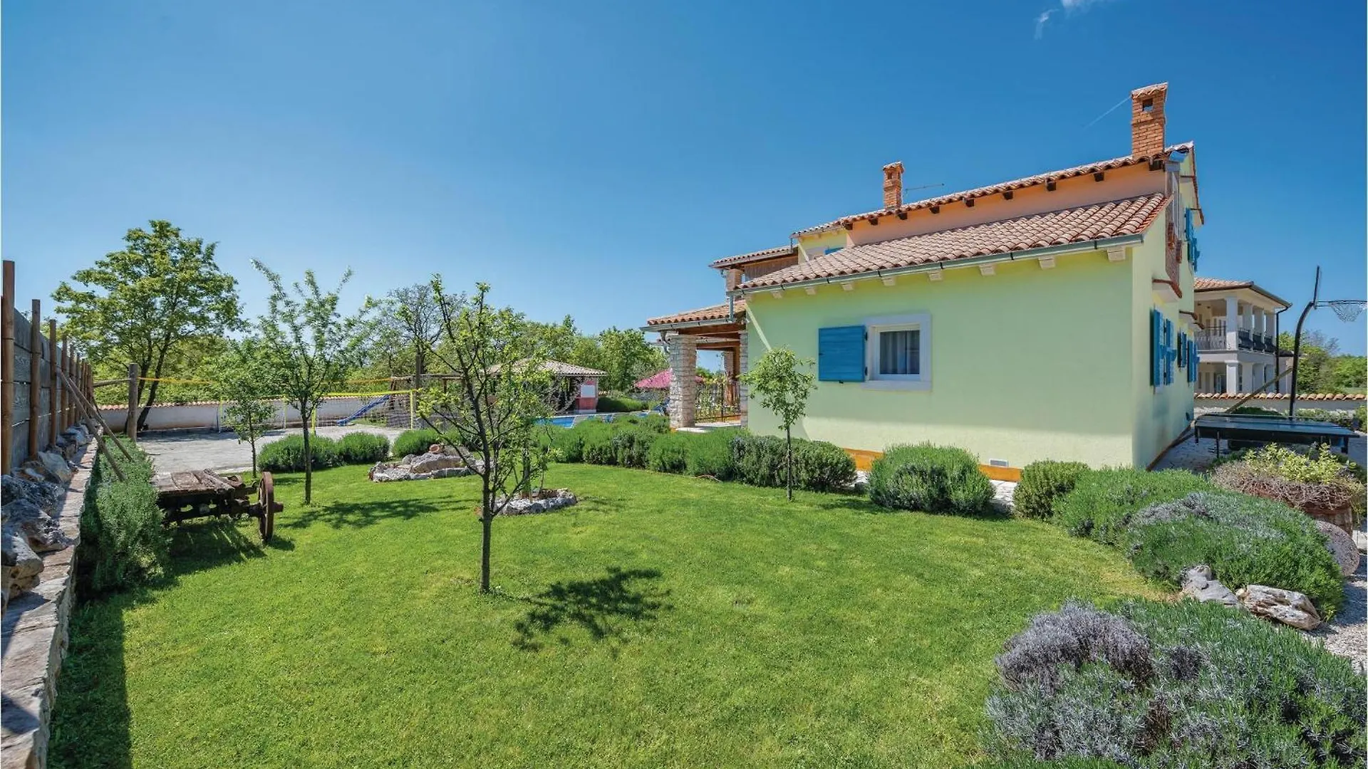 Amazing Home In Rezanci With Wifi 0*,